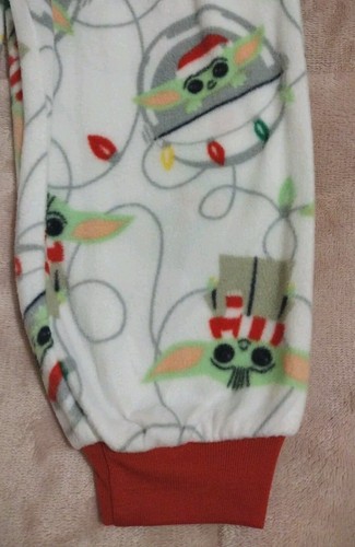 NWT Boy's Star Wars Mandalorian 2 piece Christmas PJ Set Size 3T - Picture 5 of 5