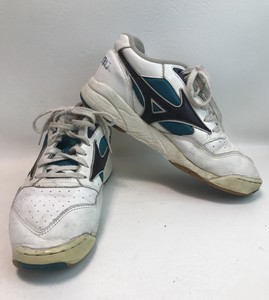 leather athletic shoes