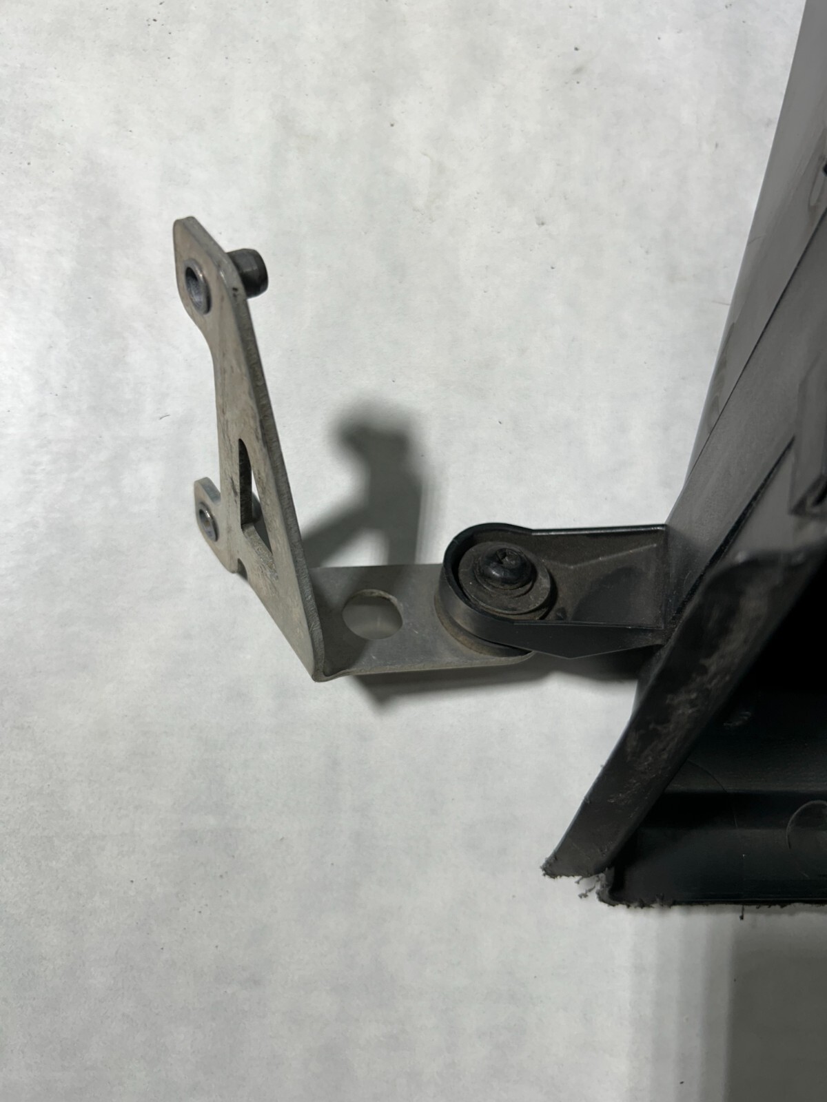 2011-2015 OEM Audi R8 V10 Front Cooler Air Scoop Duct Panel Assembly 427117335 