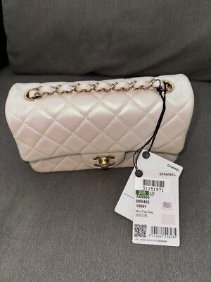 レア！！CHANEL アイボリー　ミニバッグ Chanel 21S Iridescent White Mini Flap Rectangle CC Quilted Chain