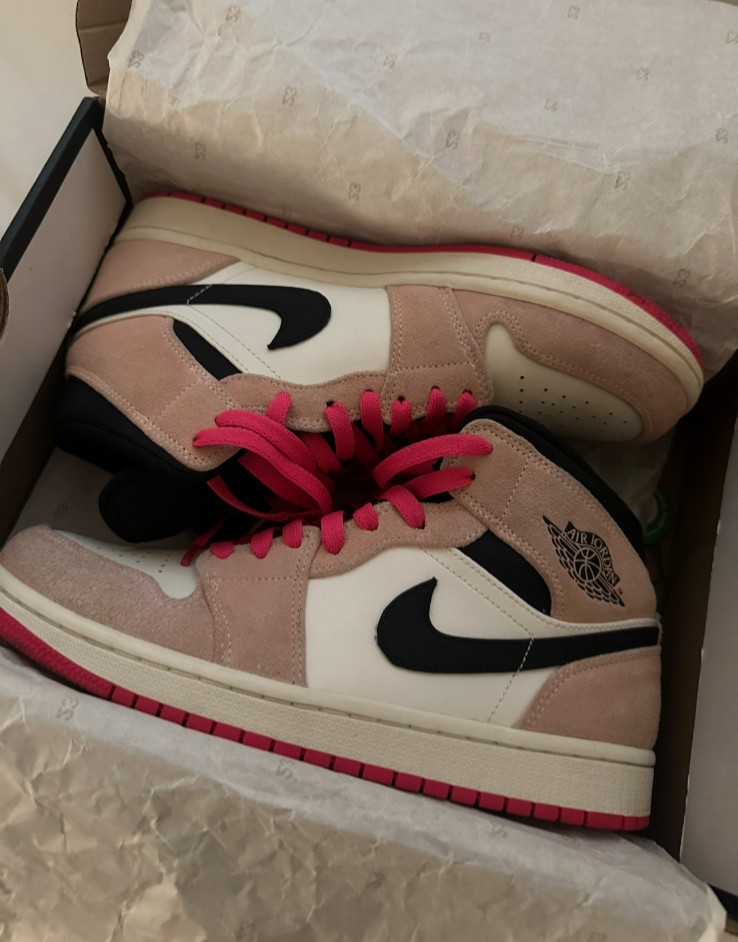 crimson tint nike