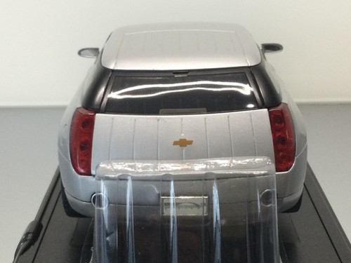 ** RoadSignature 1:18 Chevy Nomad Concept Silver Art. Nr: 92668 - Picture 5 of 8