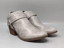 Not Rated Women's Priscilla Grey Heel Boots Ankle Booties Size 9 M 