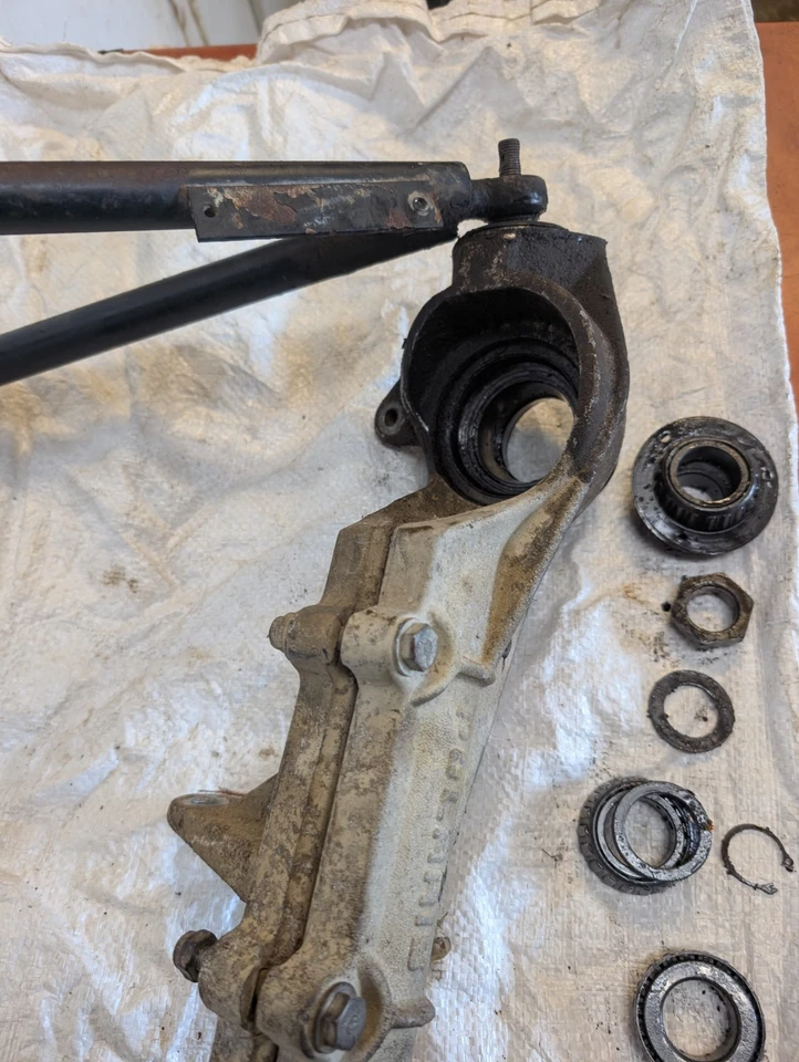 Polaris Explorer 400 1995 4x4 carcasa de puntal nudillo brazo en un Foto 4 de 4