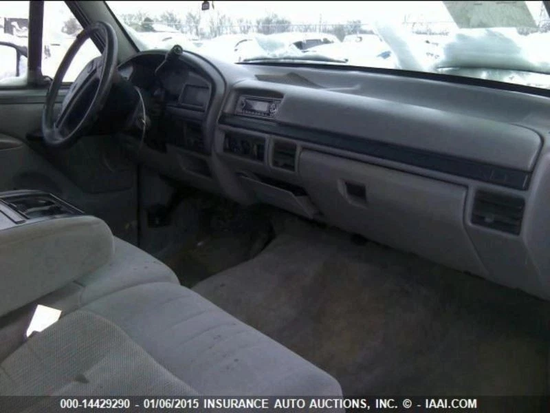 AC Compressor Fits 96 FORD E350 VAN 369695 - Image 4 of 4