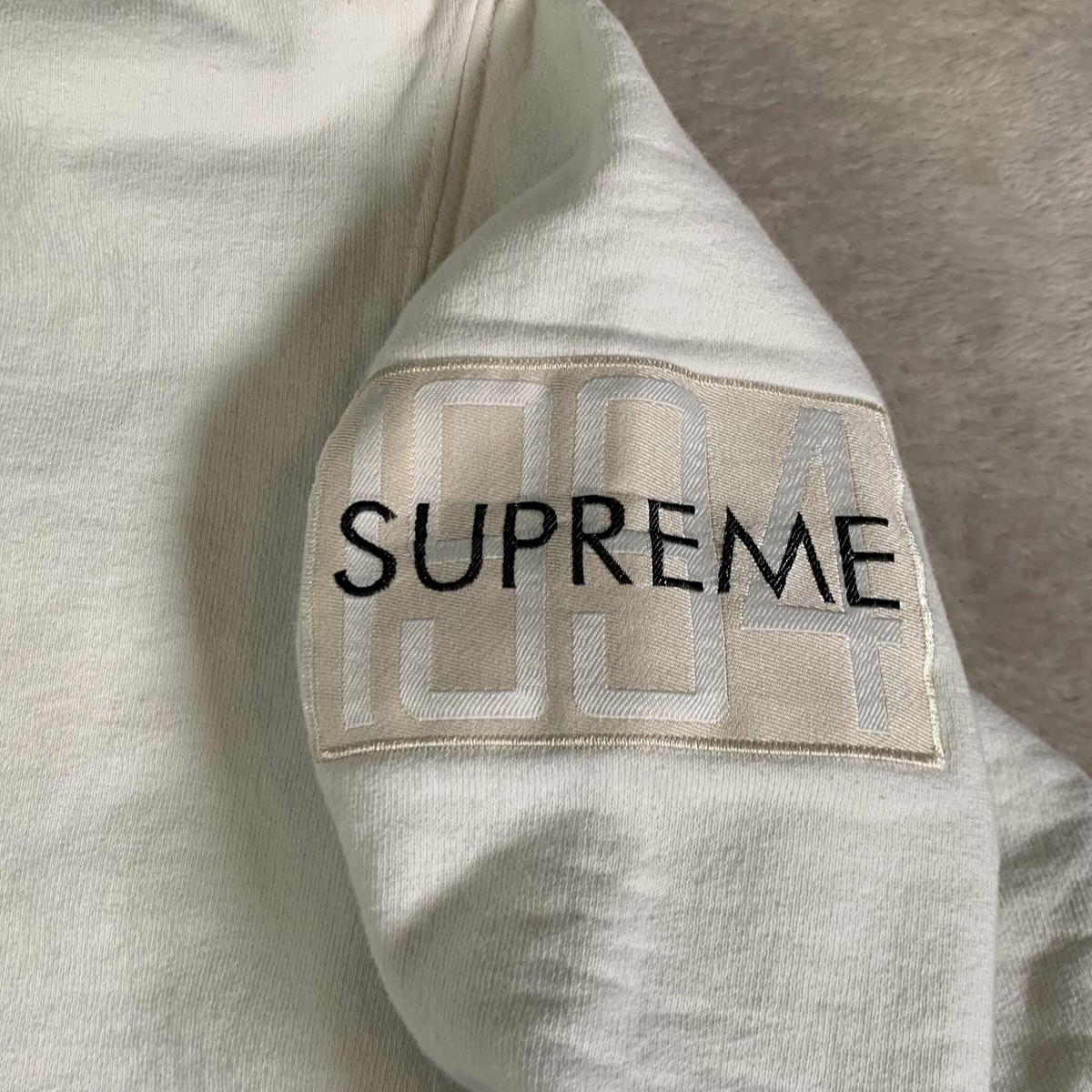 Supreme Hoodie Mens Medium White 1994 Sleeve Patch Embroidered