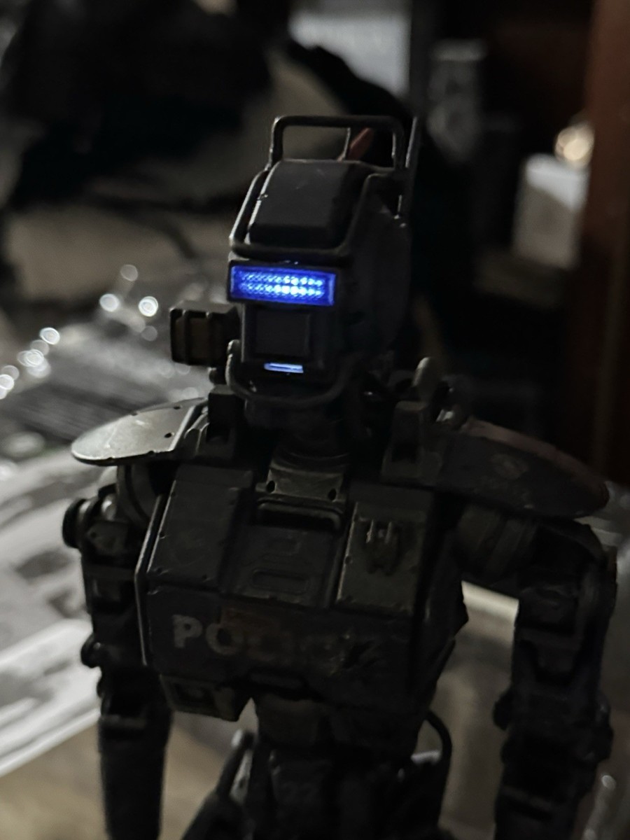 Threezero 1/6 CHAPPiE Figure Original Version LED LIGHT WORKS