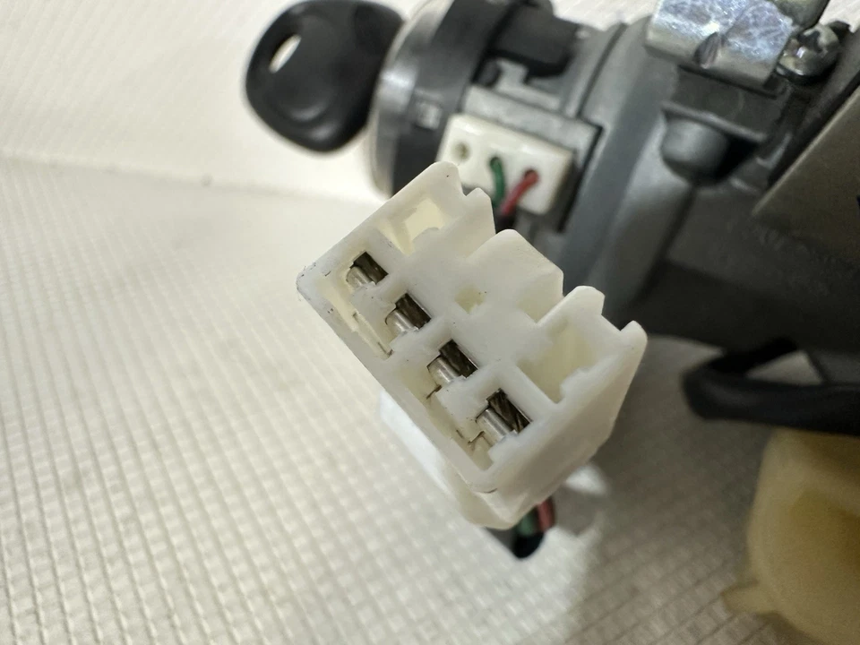 Interruptor de encendido Kia Soul 2011-2013 cilindro de bloqueo de puerta del conductor con llave OEM Foto 4 de 4