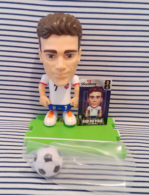 ZURU FIFA World Cup Soccer Figure Ballers Gio Reyna United States