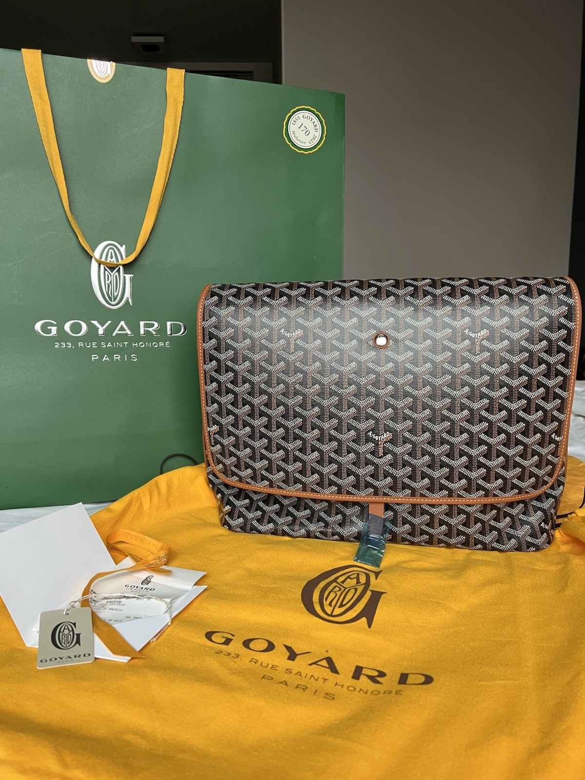 Goyard Capetien MM Messenger Bag in Black & Tan ADM020235 192099