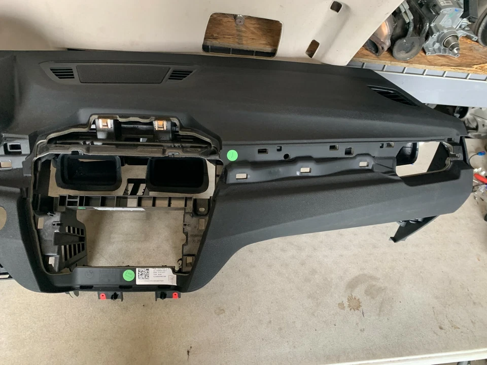 宝马 X1 X2 F48 原始设备制造商 16-19 前皮革仪表板面板盖黑色 — 第 2/4 张图片