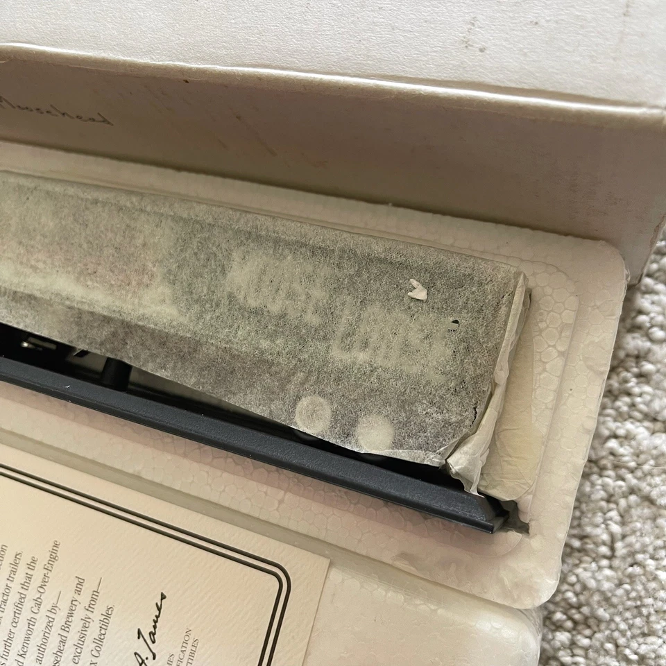 火柴盒收藏品 Kenworth Cab-Over-Engine 半 MOOSEHEAD 1: 100 CCY03M 状况完好 — 第 3/4 张图片