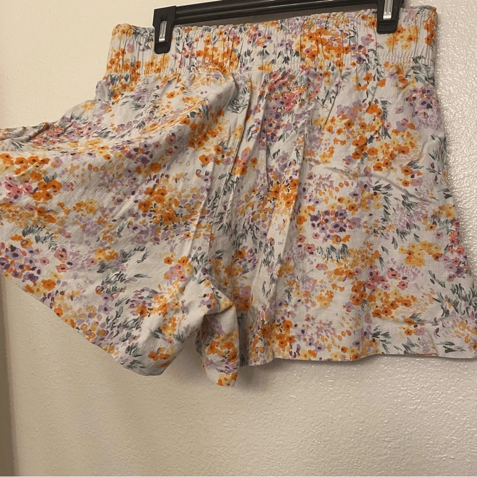 H&M Linen viscose Blend Pull On Shorts hi rise micro floral print pockets size M - Image 3 of 4