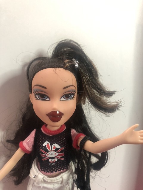 brunette bratz