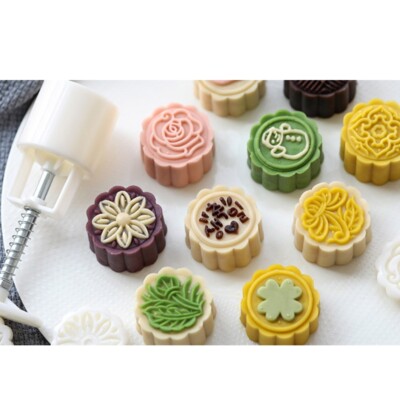 25g Baking Cake Molds Plastic Baking Supplies Flower Pattern Dessert Molds