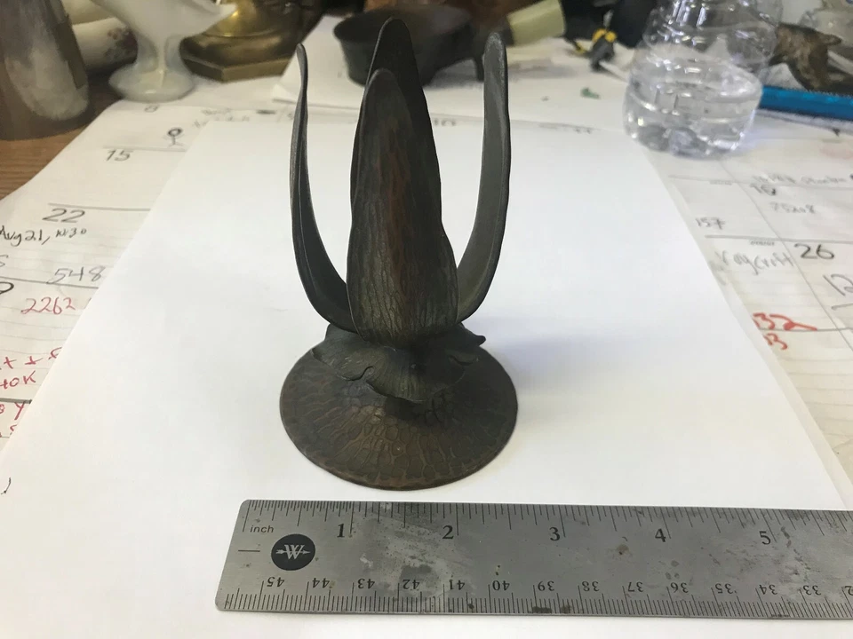 Jarrón antiguo Roycroft de cobre Floriforme Foto 3 de 4