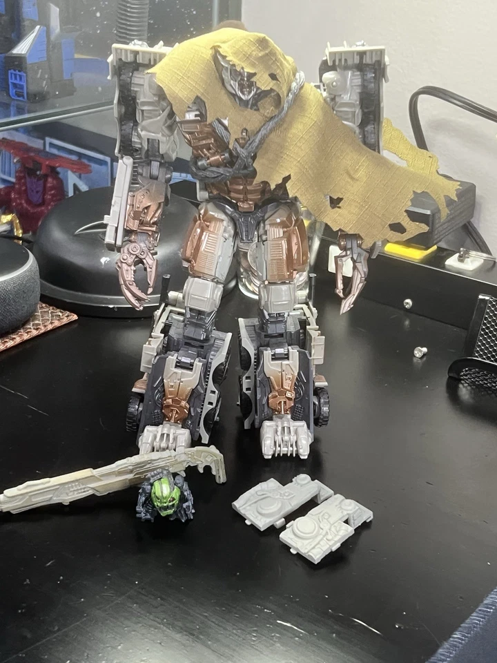 Transformers Studio Series SS-27 Megatron Leader Dark Of The Moon DOTM Leer Des Foto 2 de 4