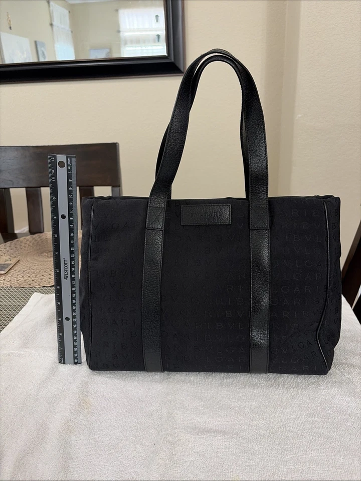 BOLSO DE MANO BVLGARI "LOGO MANIA" NEGRO ESTAMPADO FIRMA LONA Y CUERO Foto 3 de 4