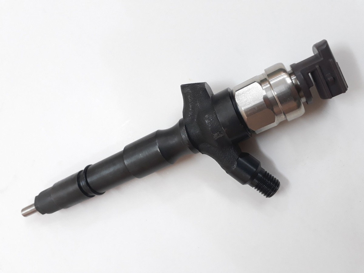 1X DENSO HILUX 23670-30110 23670-0L020, 23670-0L050, 23670-09070