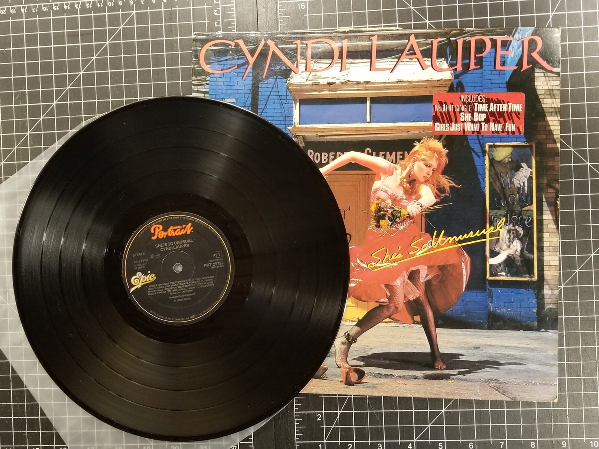 CYNDI LAUPER She's So Unusual 1983 HOLLAND PRESS w/ HYPE