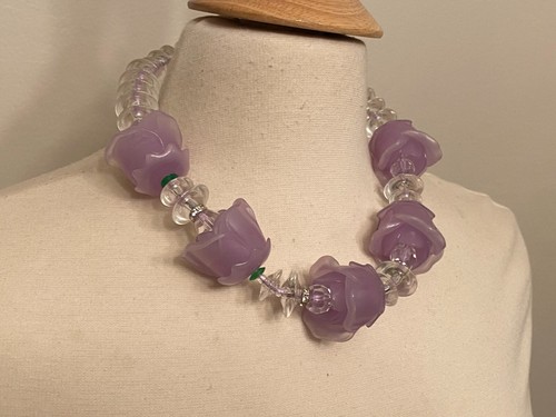 ANGELA CAPUTI Clear & Lavender Color Resin Flower Buds Choker Necklace - Picture 3 of 9