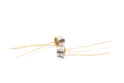 Pair of NPN-Transistor by Siemens & Halske Typ BFY34, 50 V /  0.5 A / 2.6 W, NOS