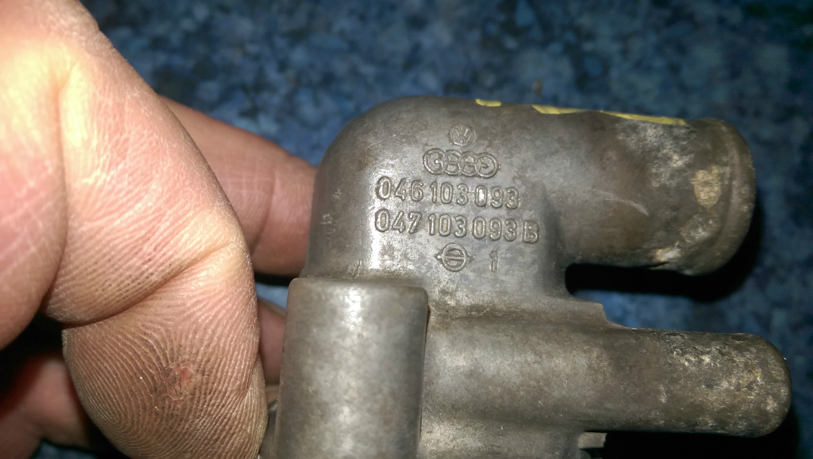 Porsche 924 2.0 (7588) Flange Thermo Time Switch Housing 046103093