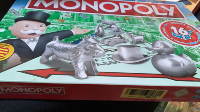 BRANDNEU / VERSIEGELT - Monopoly Brettspiel  Barcelona (Erwachsenenversion / 8+)