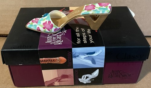 Just The Right Shoe | Cabana | 25530 | Raine 2004 - Picture 3 of 9