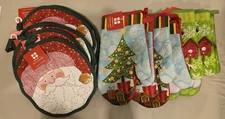 Lot Of 7 Oven Mitt And 7 Pot Holder Christmas Kitchen Essential Home 