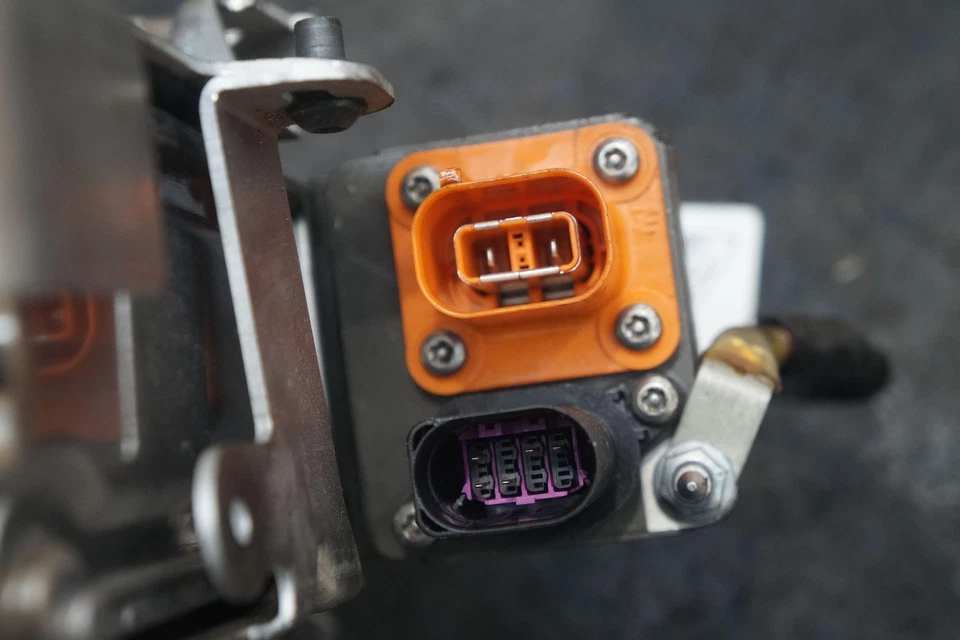 Calentador de batería eléctrico de alto voltaje 12E963231G Porsche Panamera Hybrid 971 2018 Foto 4 de 4