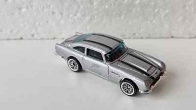 HOT WHEELS ASTON MARTIN 1963 DB5 SILVER GRAY FORZA HORIZON 4 XBOX