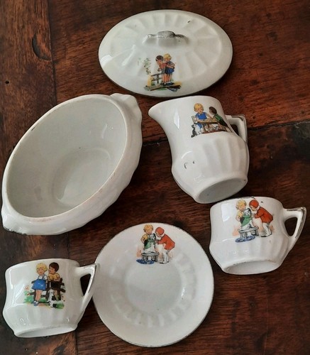 ANCIENNE DINETTE EN PORCELAINE DECOR ENFANTS - Photo 8/10
