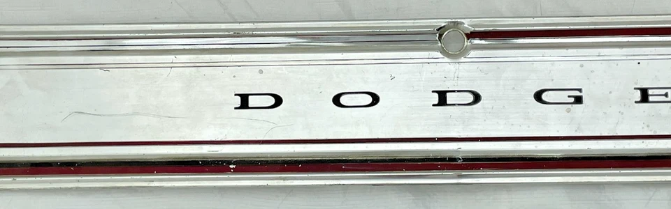 Dodge Coronet 1970 luz trasera envolvente Super Bee acabado trasero moldura Mopar Foto 3 de 4