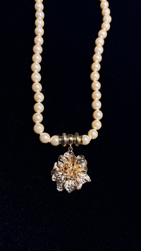 Vintage KJL Kenneth Jay Lane Faux Pearl Necklace w/Enhancer