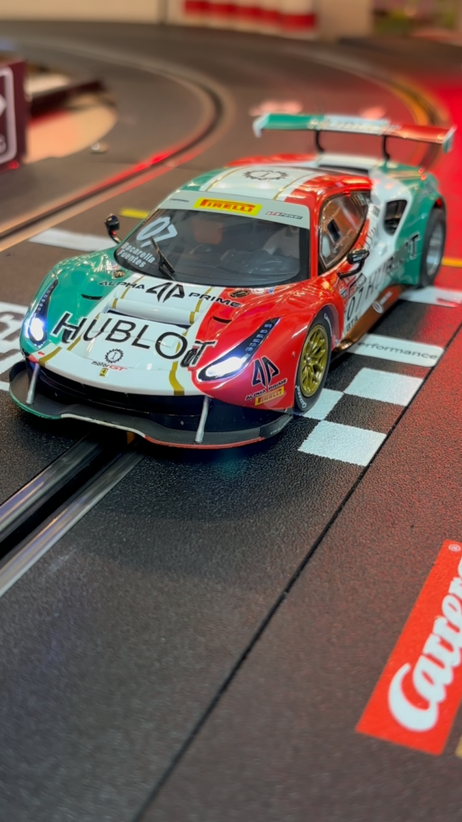 Carrera Digital 132 Ferrari 488 GT3 30999 Powered by TY49 Custom