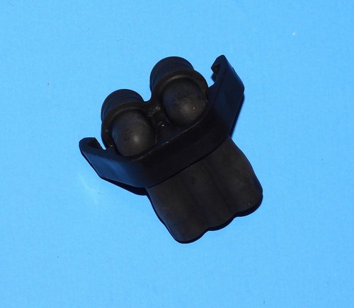 1993-95 Cadillac Eldorado Seville Throttle Body Vacuum Port Manifold Connector