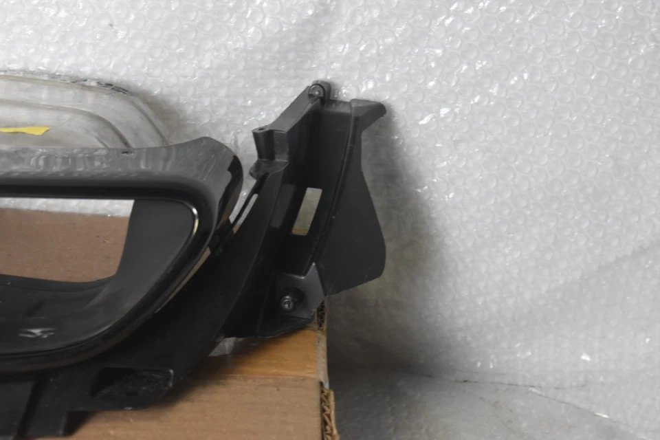 ESCAPE TRASERO IZQUIERDO VOLVO S60 2021-2022 OEM 31690776 Foto 4 de 4