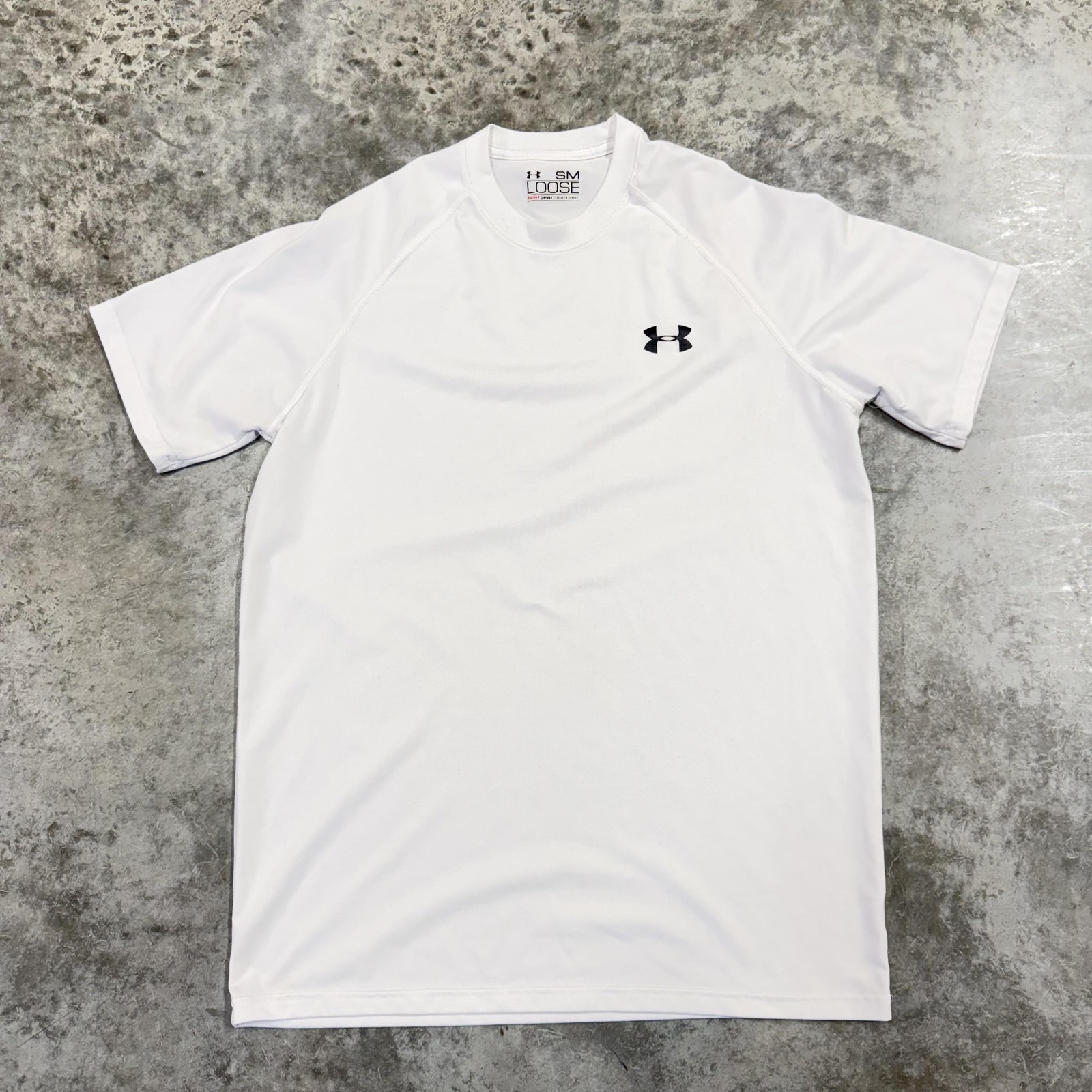 Under Armour Shirt Mens Small White HeatGear Loose Short Sleeve Training Top