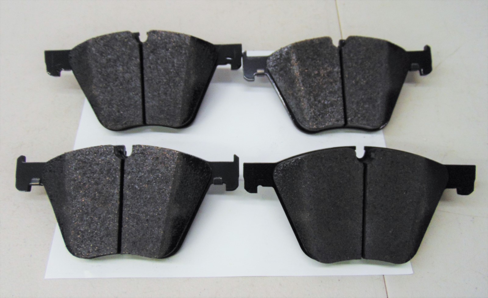 ROLLS-ROYCE GHOST GENUINE FRONT BRAKE PAD SET KIT OEM # 34-11-6-799-870
