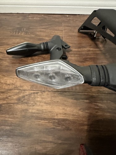 2023 DUCATI MONSTER 937 OEM FRONT AND REAR TURN SIGNALS AND FENDER - Picture 9 of 10