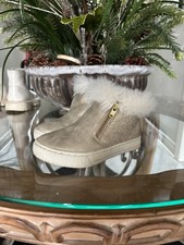 Place by The children's place little girls faux fur gold shimmer booties size 9