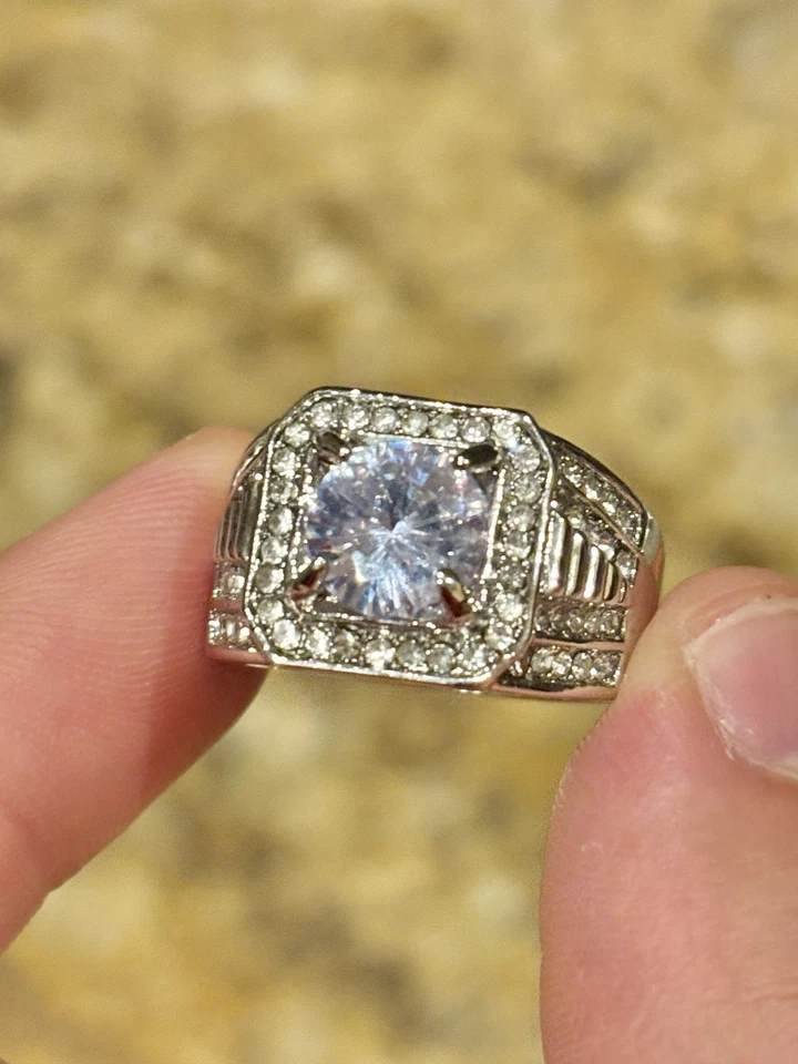 Silver Stainless Steel & Clear Gemstone Cubic Zirconia Dress Ring Size 11 NICE! - Image 2 of 4