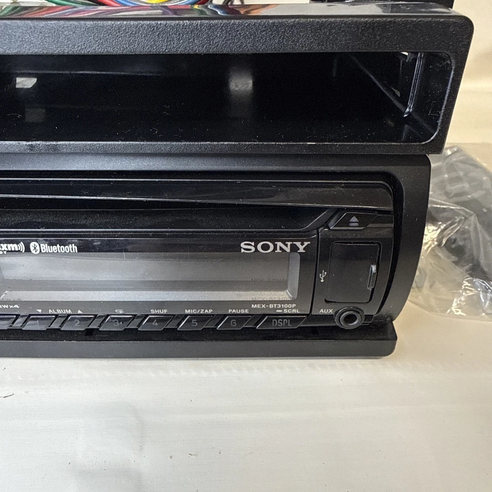 Receptor en tablero reproductor de MP3/USB/CD Sony MEX-BT3100P Foto 3 de 4