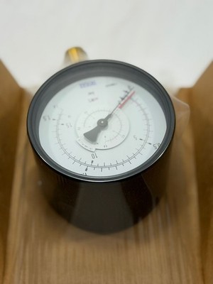 WIKA 711.12 Differenzdruckmanometer 0-1,6 bar G1/2B Ø100mm 9042261