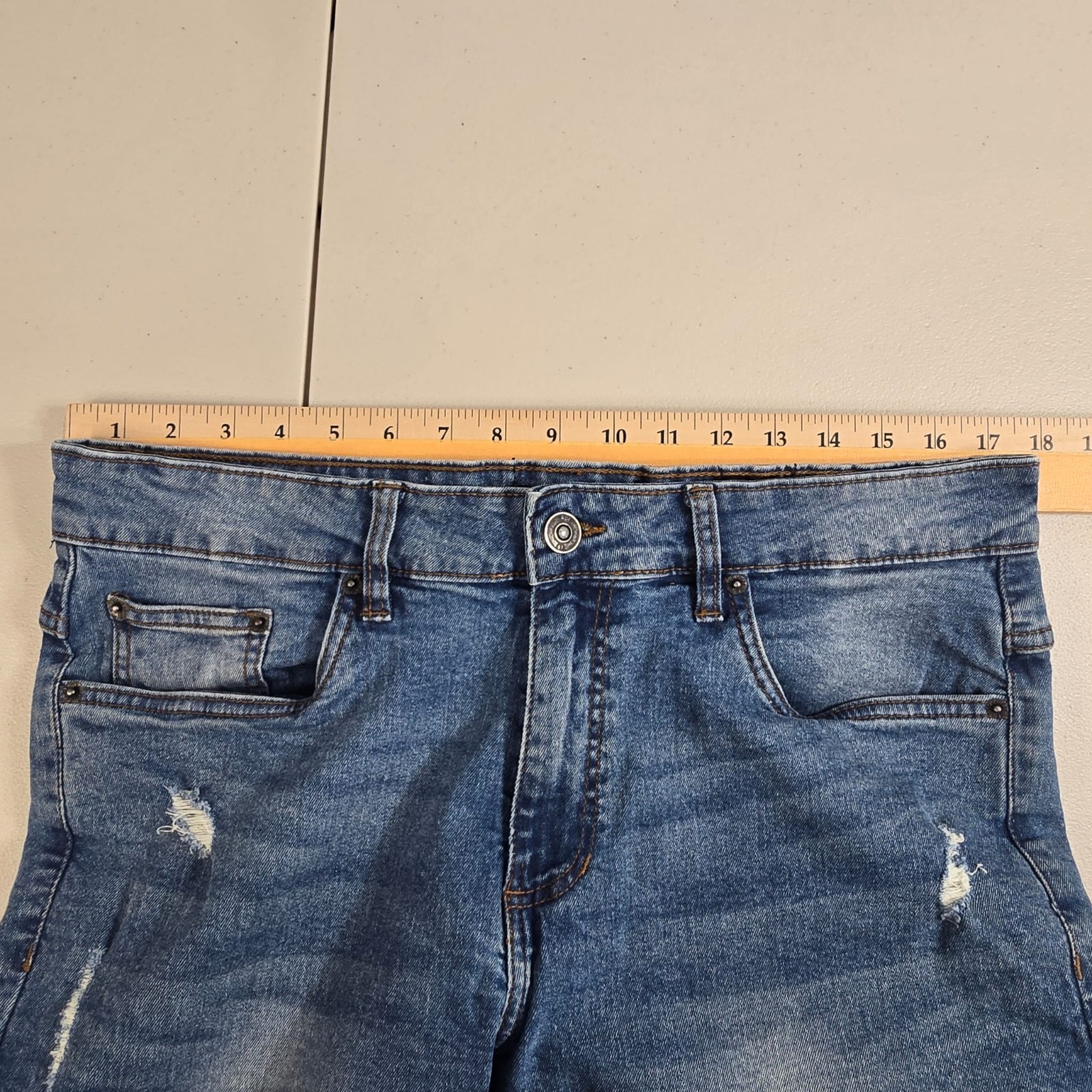 Ring of Fire  Straight  Taper Jeans Mens 33x30 Light Wash Blue Distressed Denim