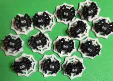 (13) NEW 3/4" SPIDER BUTTON & 1" WEB FLAT-BACK PLASTIC HALLOWEEN CRAFT PIECES-H1