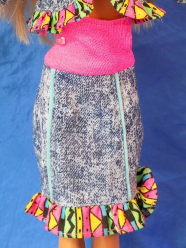 Barbie JEANS WEEKEND Dress Jacket Shoes w/ Top and Doll Vintage 1990's Outfit - Picture 2 of 9