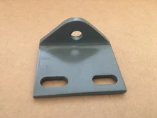 D39408-1 BOTTOM DOOR BRACKET
