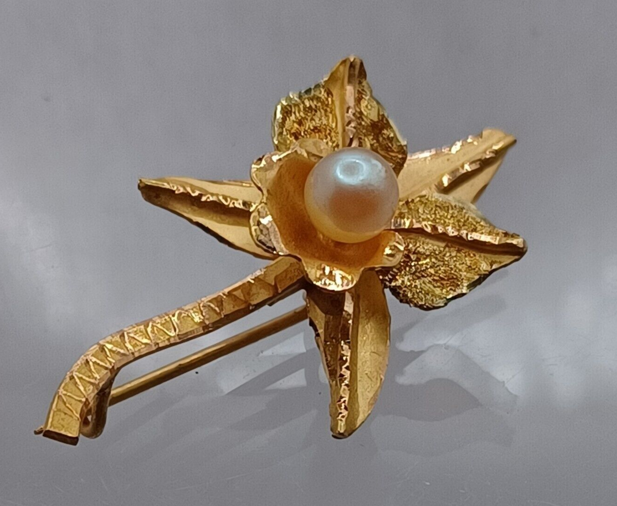 18k Gold Orchid Brooch Pin 3.5mm Pearl 2.8 Grams Yellow Gold